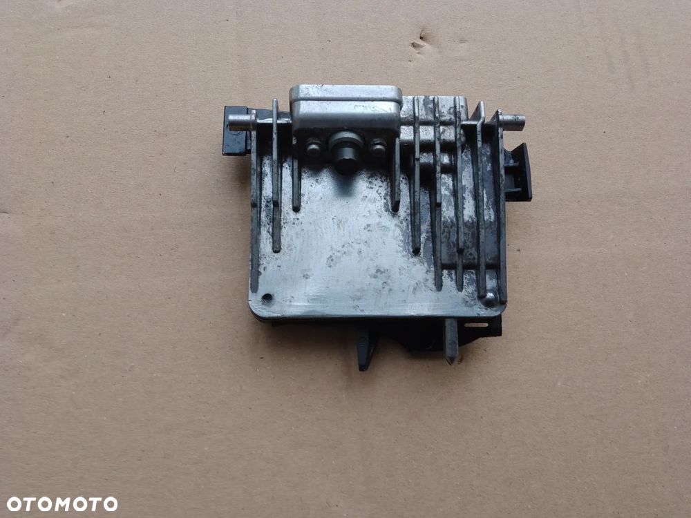 MERCEDES kamera szyby przedniej A2479004411 - 2