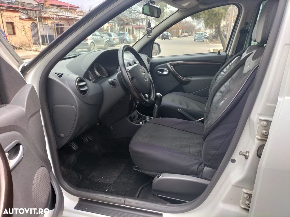 Dacia Duster 1.6 16V 105 4x2 Laureate - 6