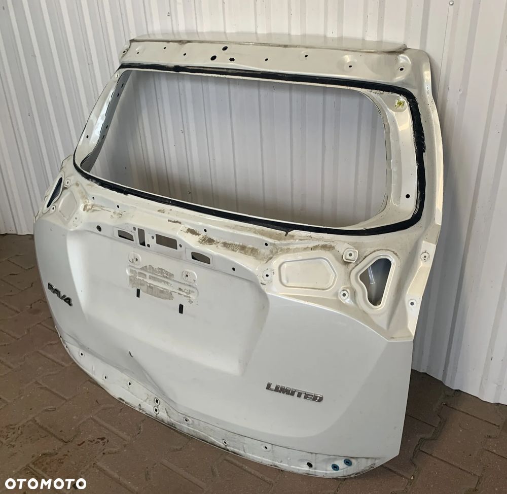 TOYOTA RAV4 IV LIFT 2015-2018 klapa bagażnika tylna TYŁ - 3