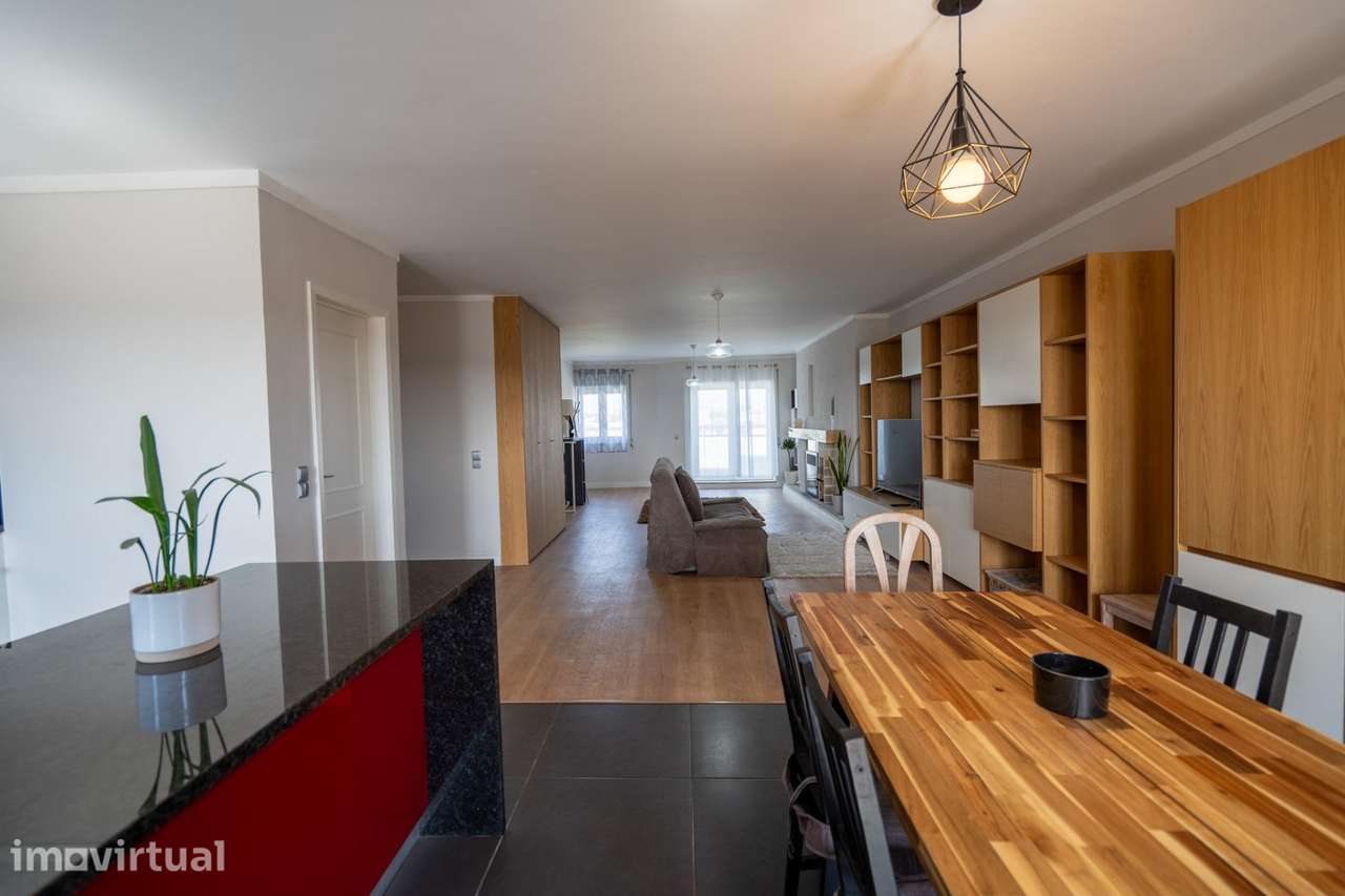 "T2 Duplex com 155 m2, Terraço Privativo e Vistas Desafogadas |... - Grande imagem: 4/50