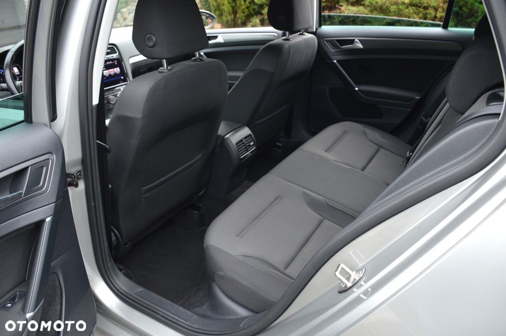 Volkswagen Golf e-Golf - 26