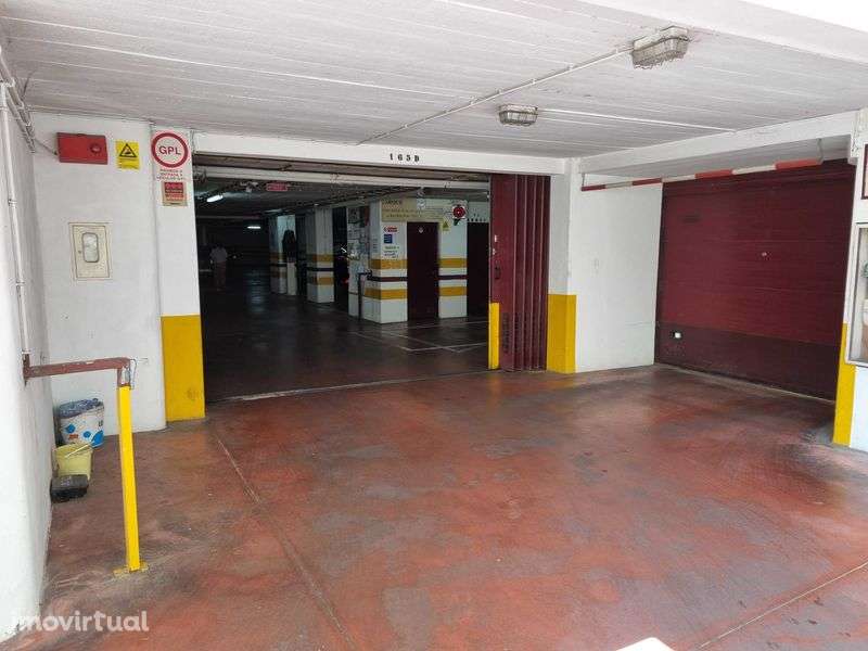 Lugar de Parqueamento em Setúbal (junto ao Hospital) - Grande imagem: 3/7