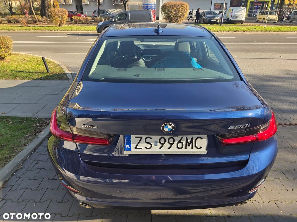 BMW Seria 3 320i xDrive - 34