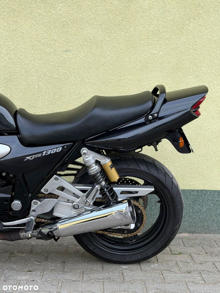 Yamaha XJR - 23