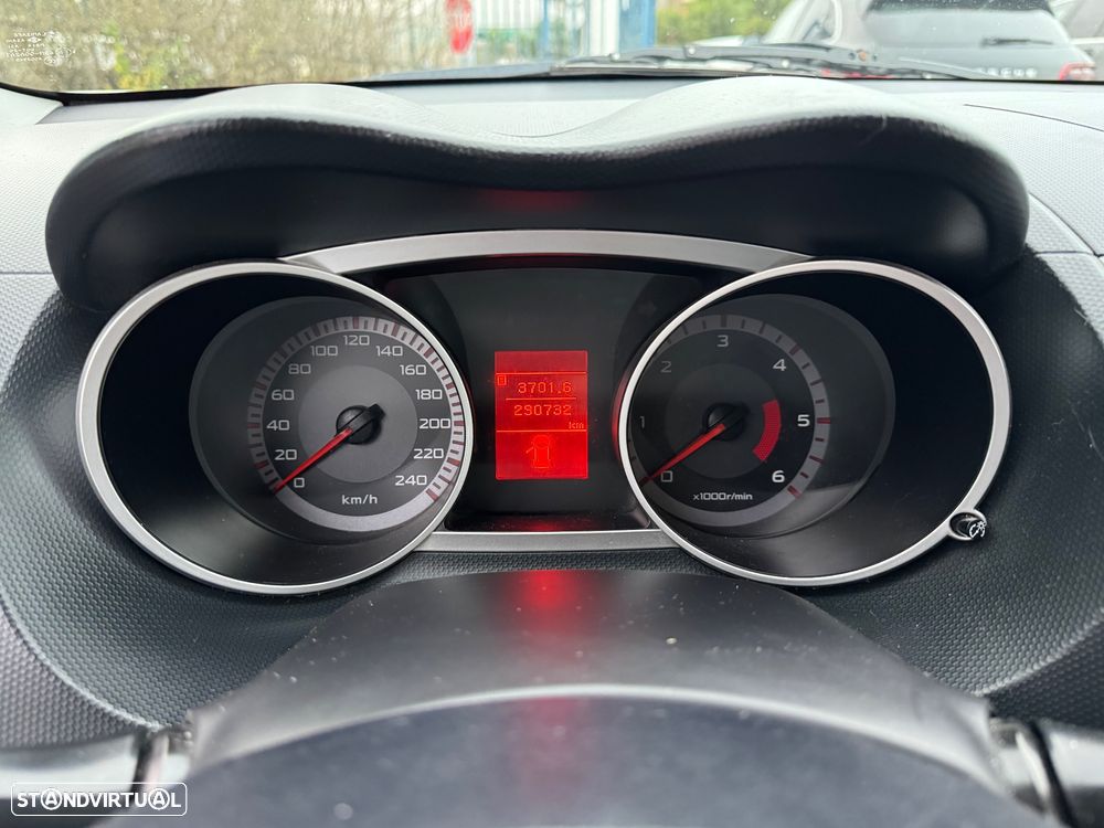 Mitsubishi Outlander 2.0 DI-D Intense+ 4WD - 17