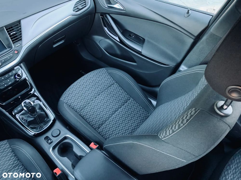 Opel Astra 1.4 Turbo Innovation - 23
