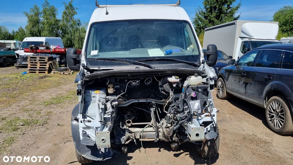 Nissan INTERSTAR - 15