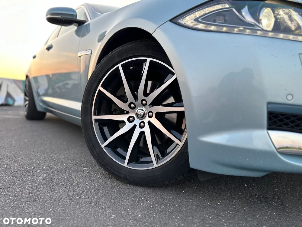 Jaguar XF 3.0 V6 D Luxury - 13