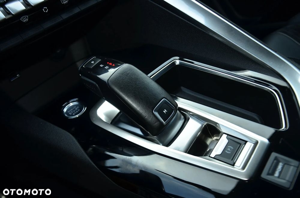 Peugeot 3008 1.2 PureTech GT S&S EAT8 - 34