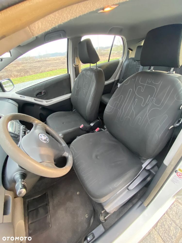 Toyota Yaris 1.0 Terra EU5 - 8