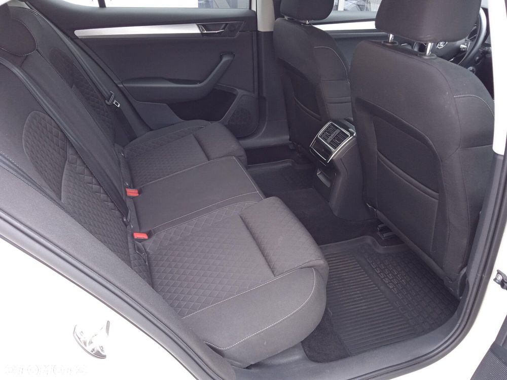 Skoda Superb 1.5 TSI Ambition DSG - 14