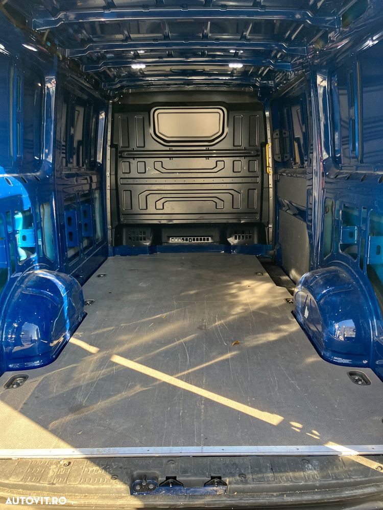 Volkswagen Crafter - 13