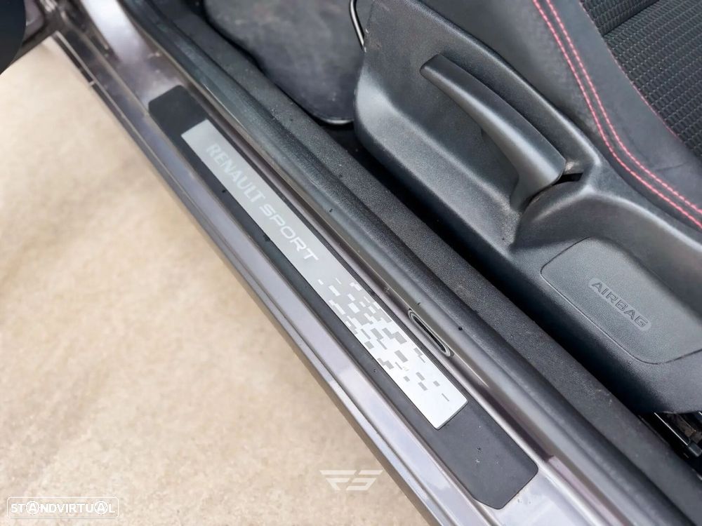 Renault Mégane Coupe 2.0 T RS - 17