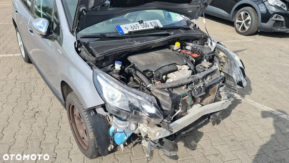 Peugeot 2008 1.2 Pure Tech GPF Style S&S - 5