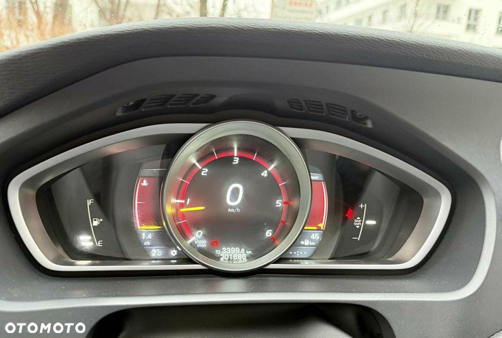 Volvo V40 D3 Ocean Race - 8