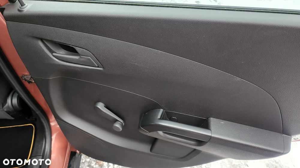 Chevrolet Aveo 1.2 LT+ - 17