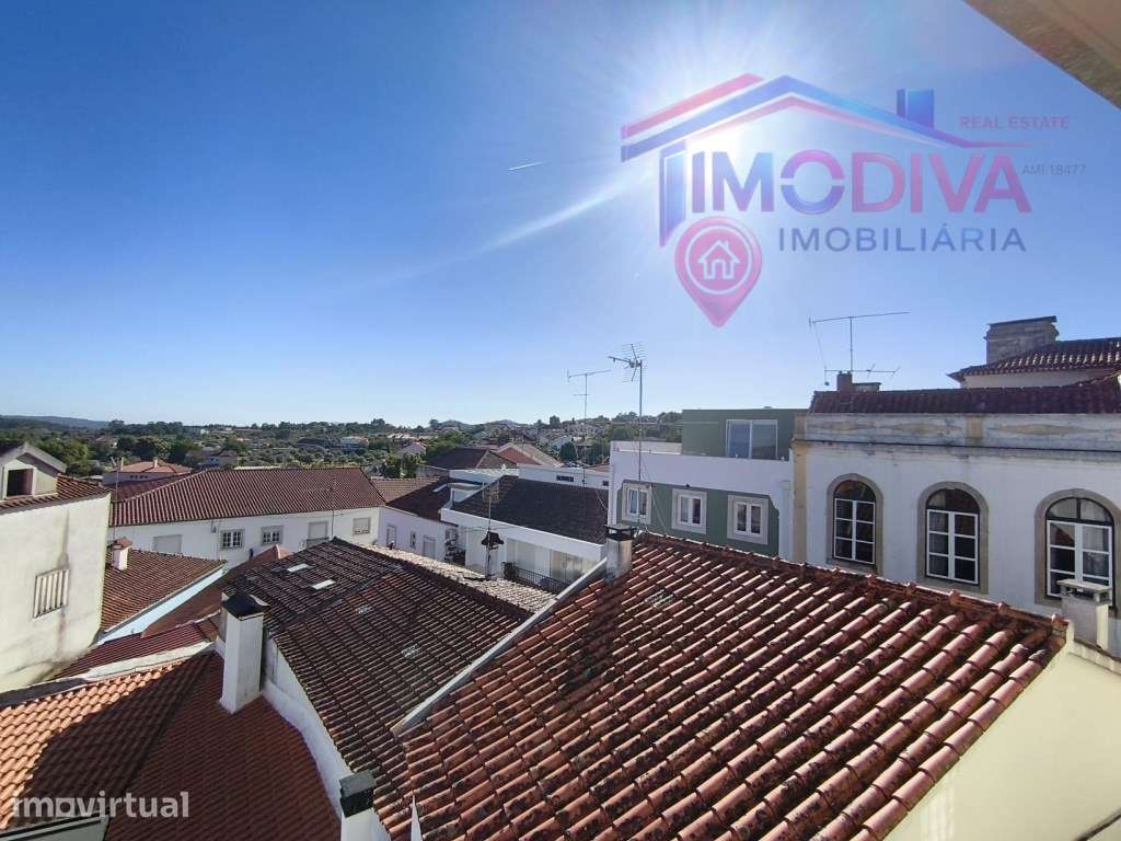Apartamento T3 em fase final de renovação no coração de Figueiró do... - Grande imagem: 4/32