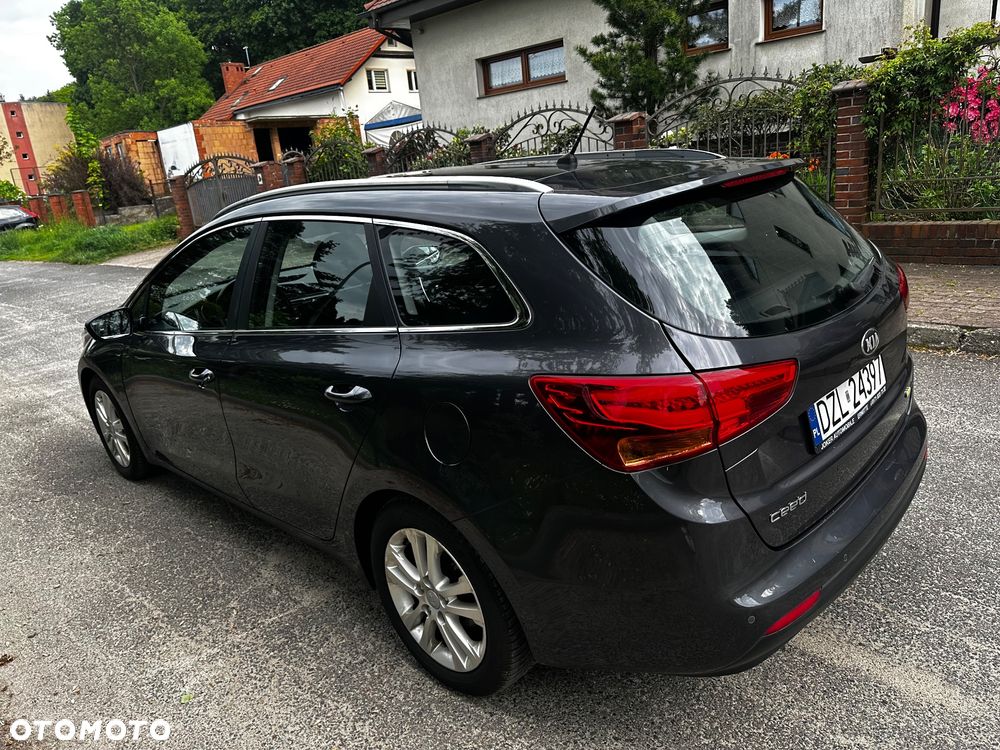 Kia Ceed 1.6 GDI Dream Team Edition - 12