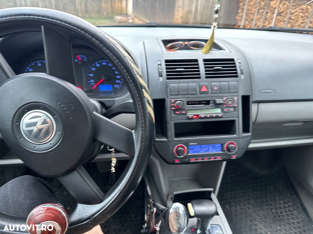 Volkswagen Polo - 8