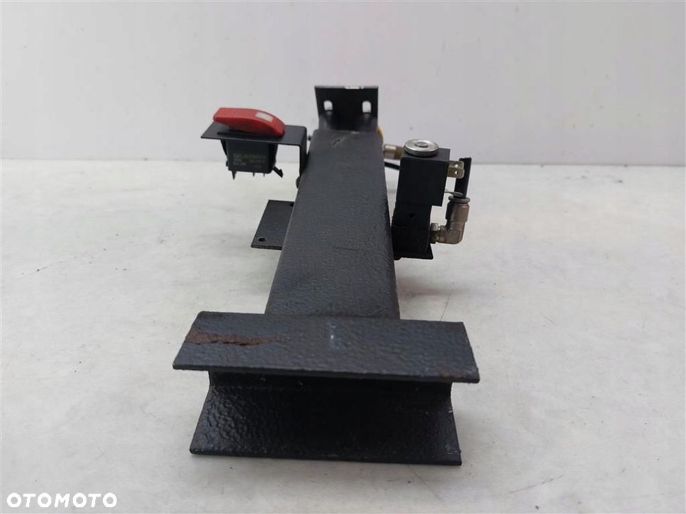 Zawór awaryjnego otwierania drzwi Solaris Urbino 12 833640205 - 3