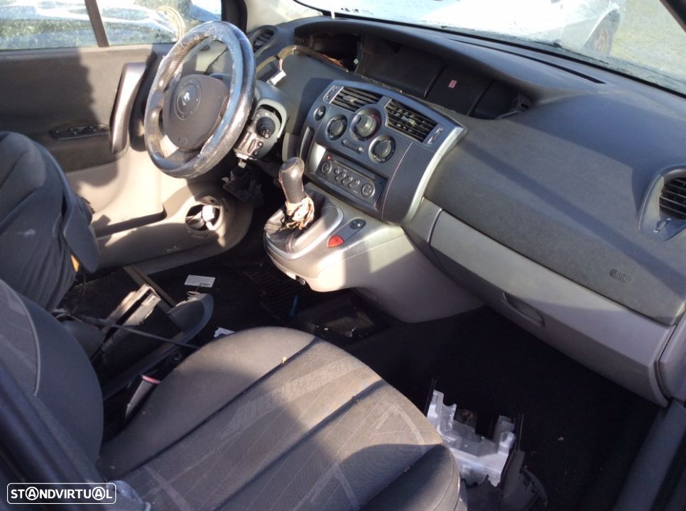 Renault Megane Scenic - 6