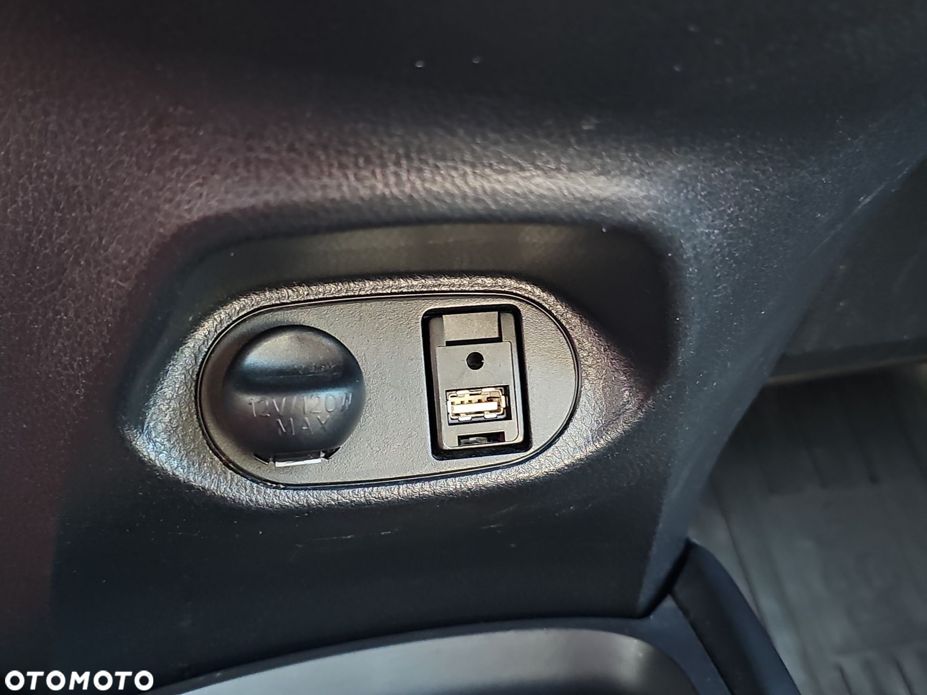 Toyota Yaris - 24