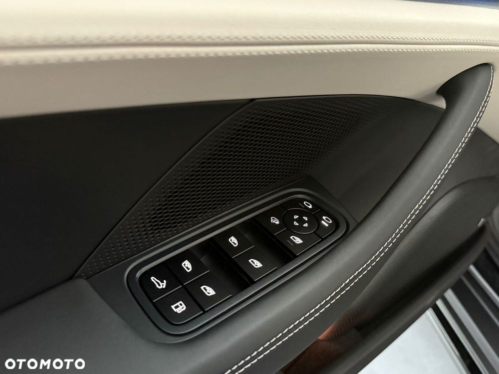 Porsche Panamera - 17