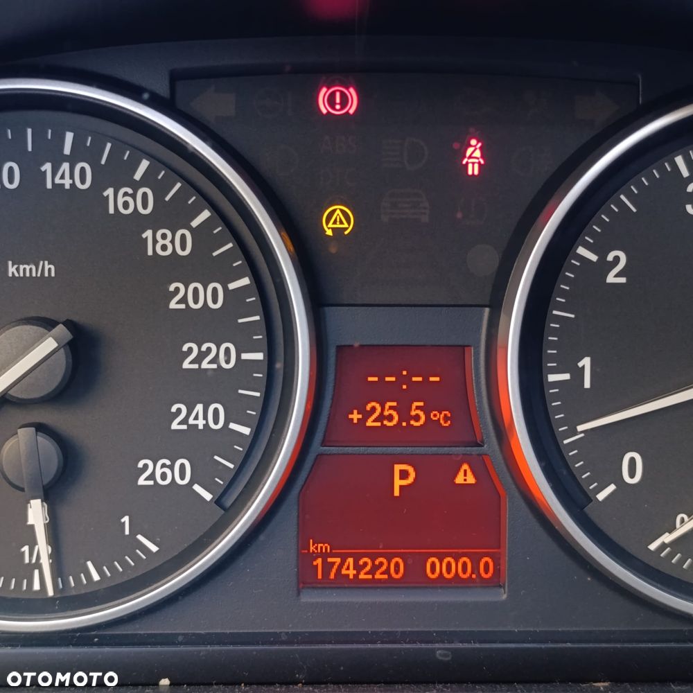 BMW Seria 3 330i - 10
