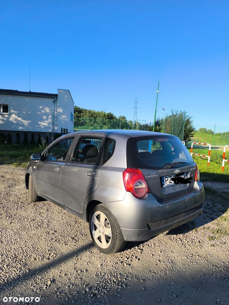 Chevrolet Aveo - 5