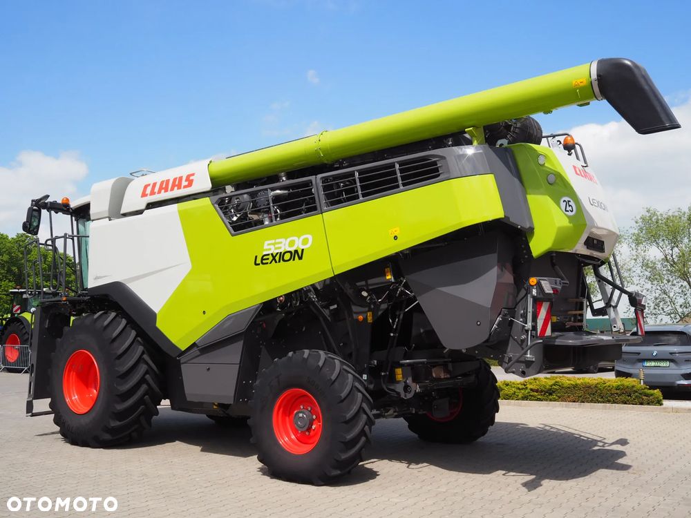 Claas Lexion 5300 + V680 - 3