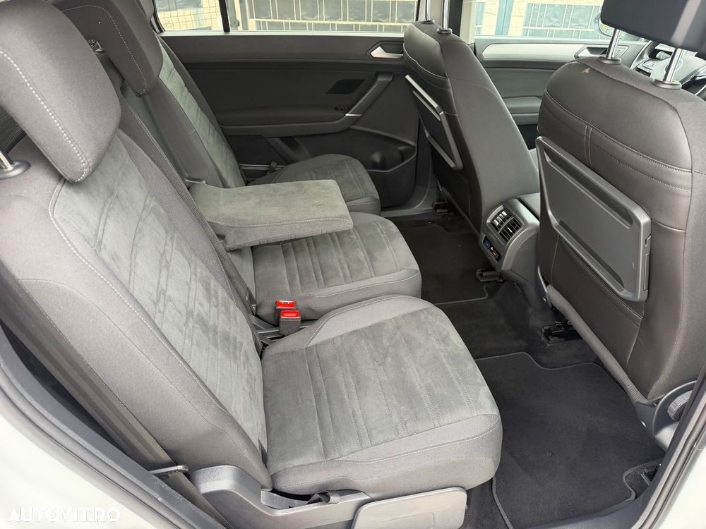 Volkswagen Touran 2.0 TDI SCR Highline - 15