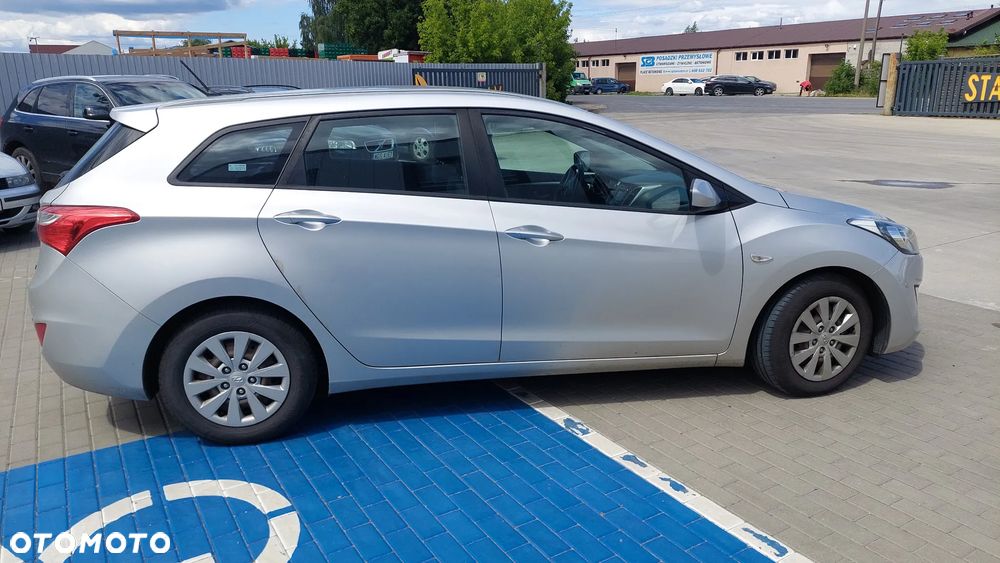 Hyundai i30 1.6 CRDi Classic + - 6