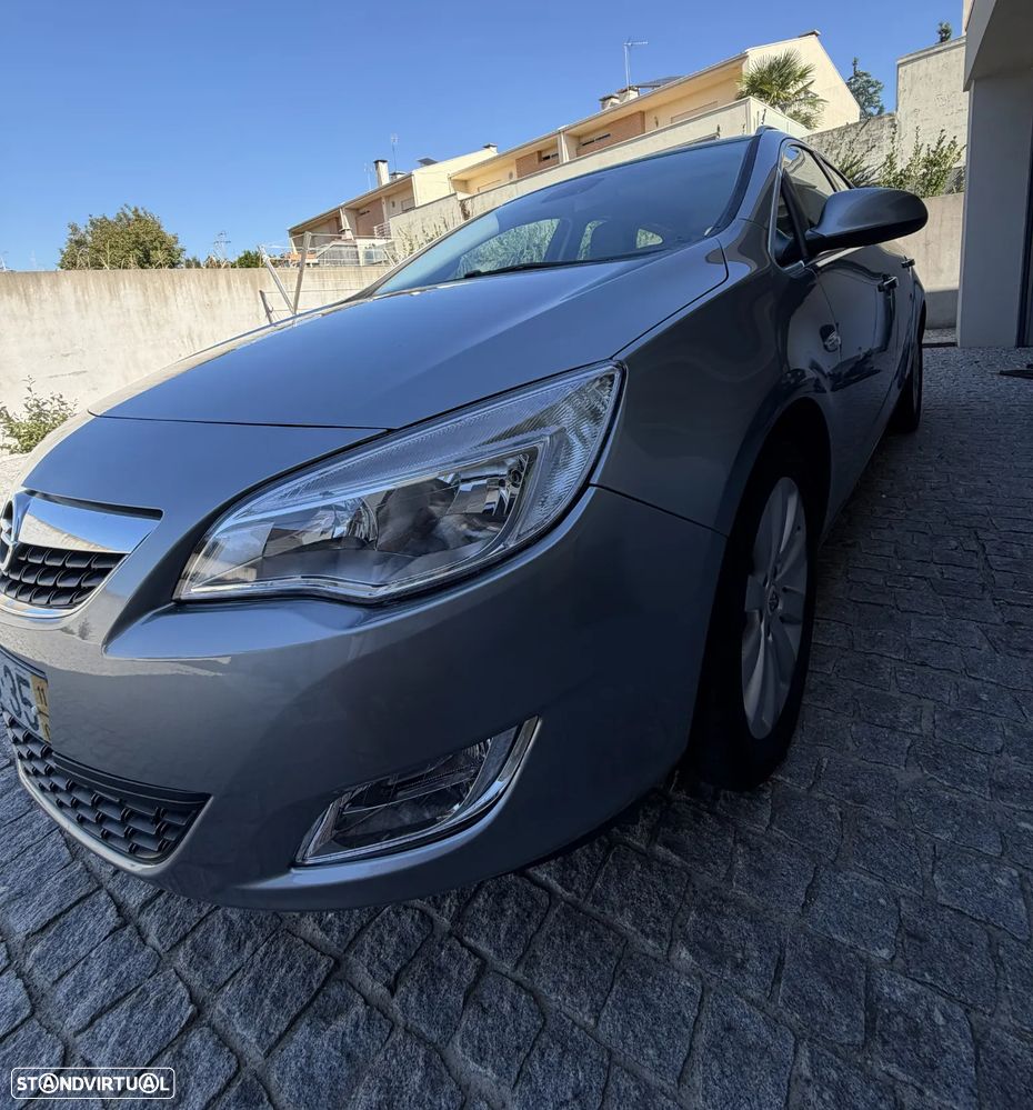 Opel Astra Sports Tourer - 2