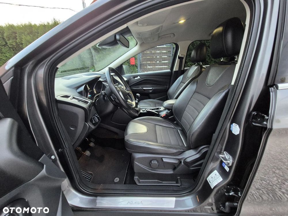 Ford Kuga 2.0 TDCi 2x4 Titanium - 20