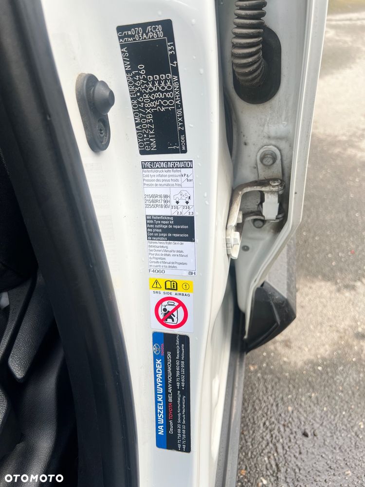 Toyota C-HR 1.8 Hybrid Premium - 12