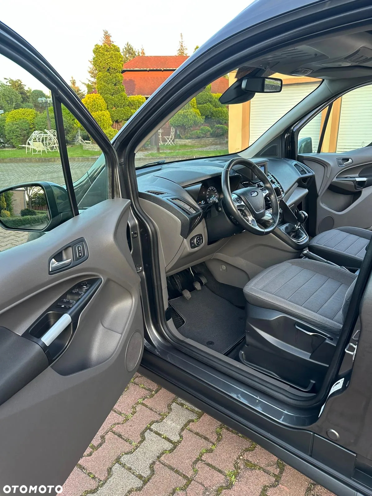 Ford Tourneo Connect Gr 1.5 EcoBlue Titanium - 24