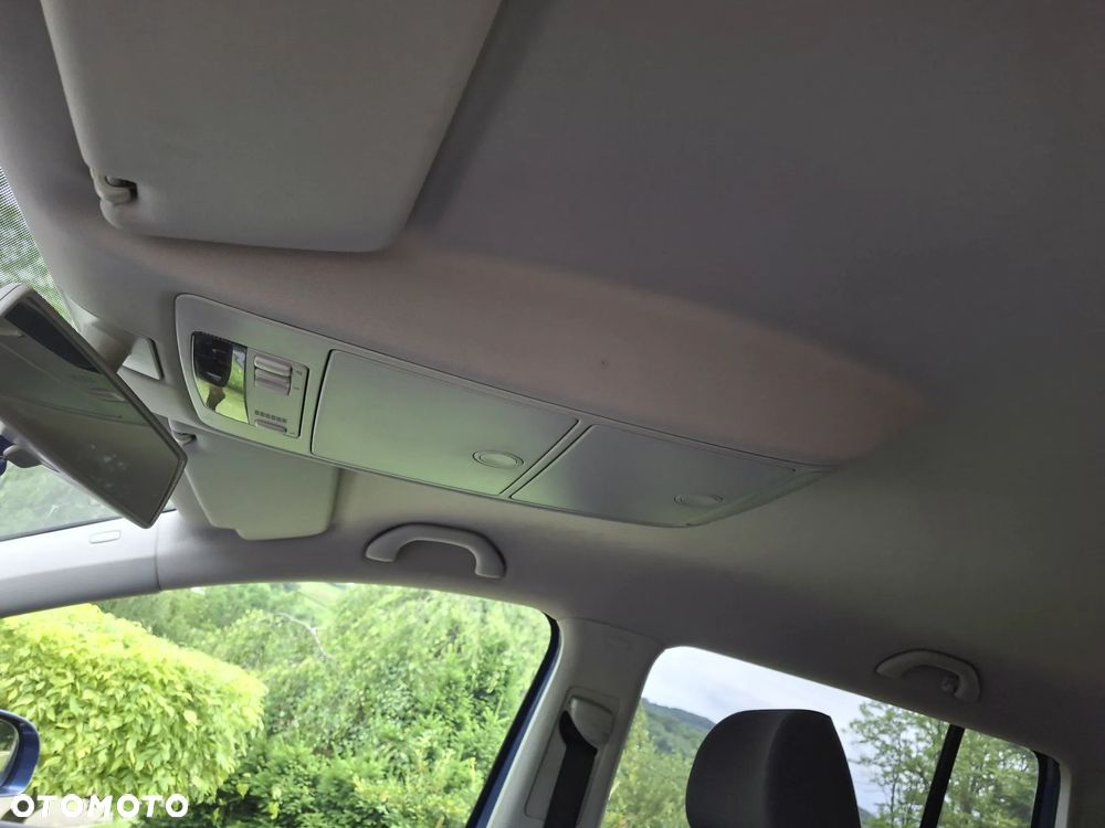 Volkswagen Touran 1.6 Basis - 31