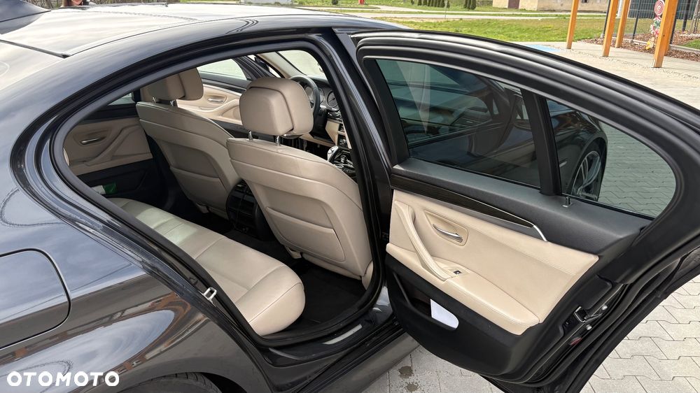 BMW Seria 5 520d - 27