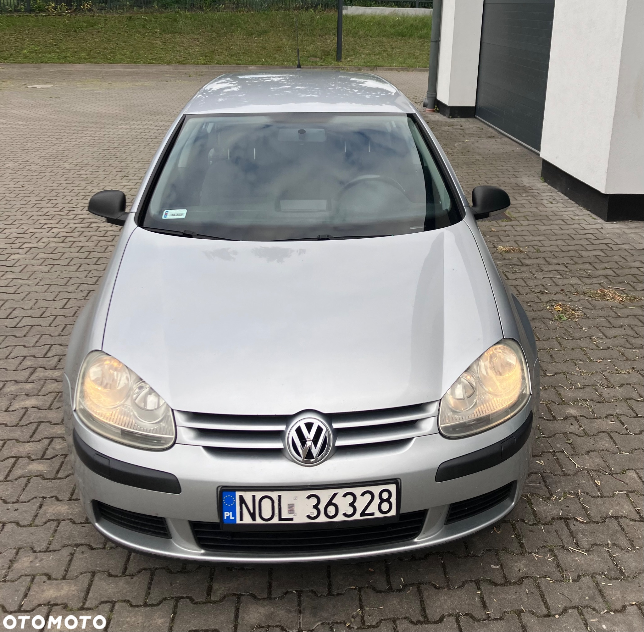 Volkswagen Golf V 1.9 TDI Comfortline - 2