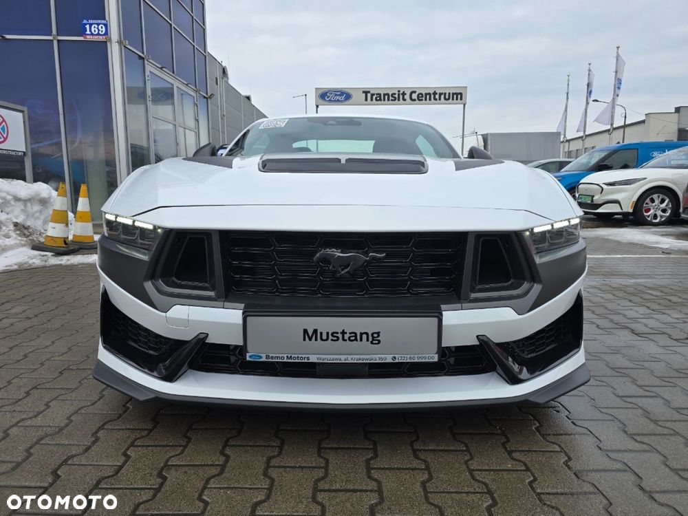 Ford Mustang - 4