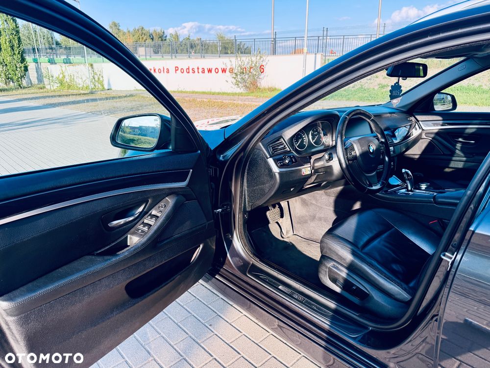 BMW Seria 5 518d Luxury Line - 15