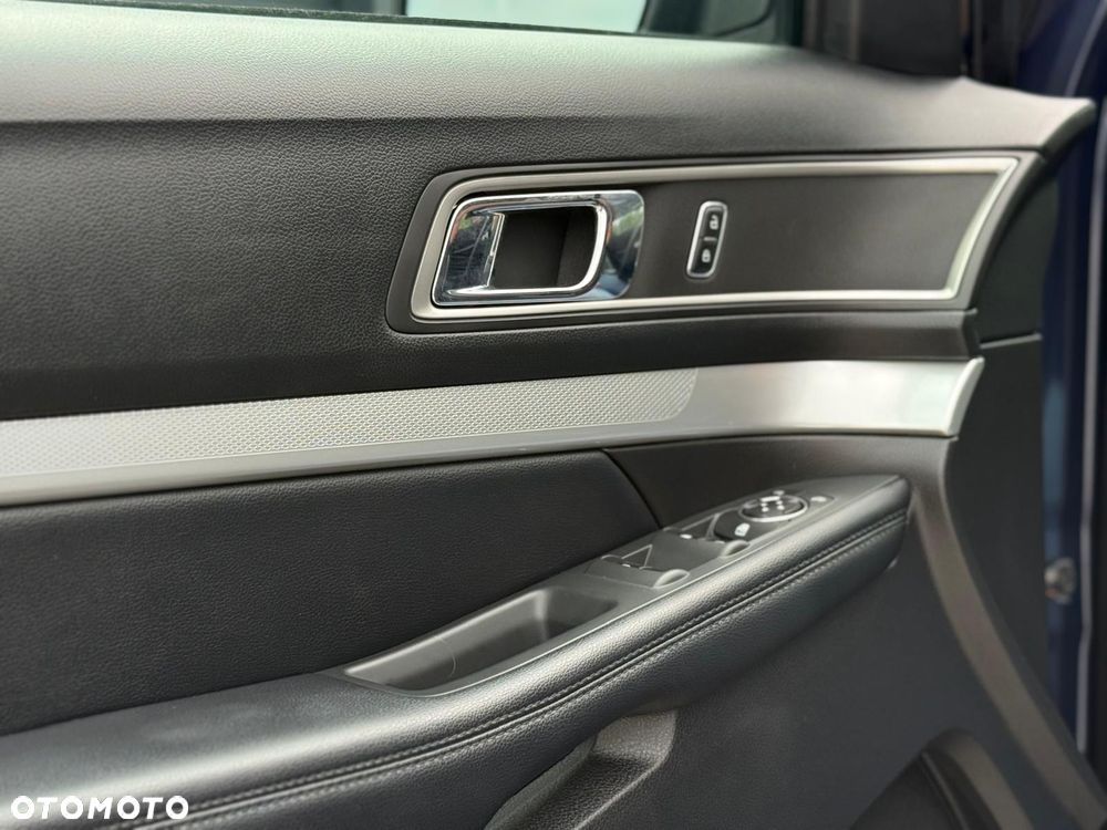 Ford Explorer - 21