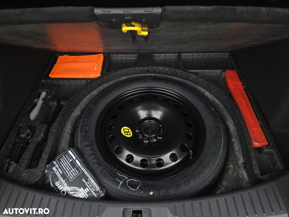 Ford Kuga 2.0 TDCi 2x4 ST-Line - 25