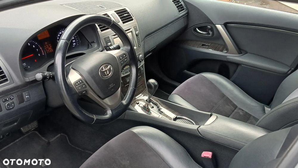 Toyota Avensis Touring Sports 1.8 Multidrive S Executive - 14