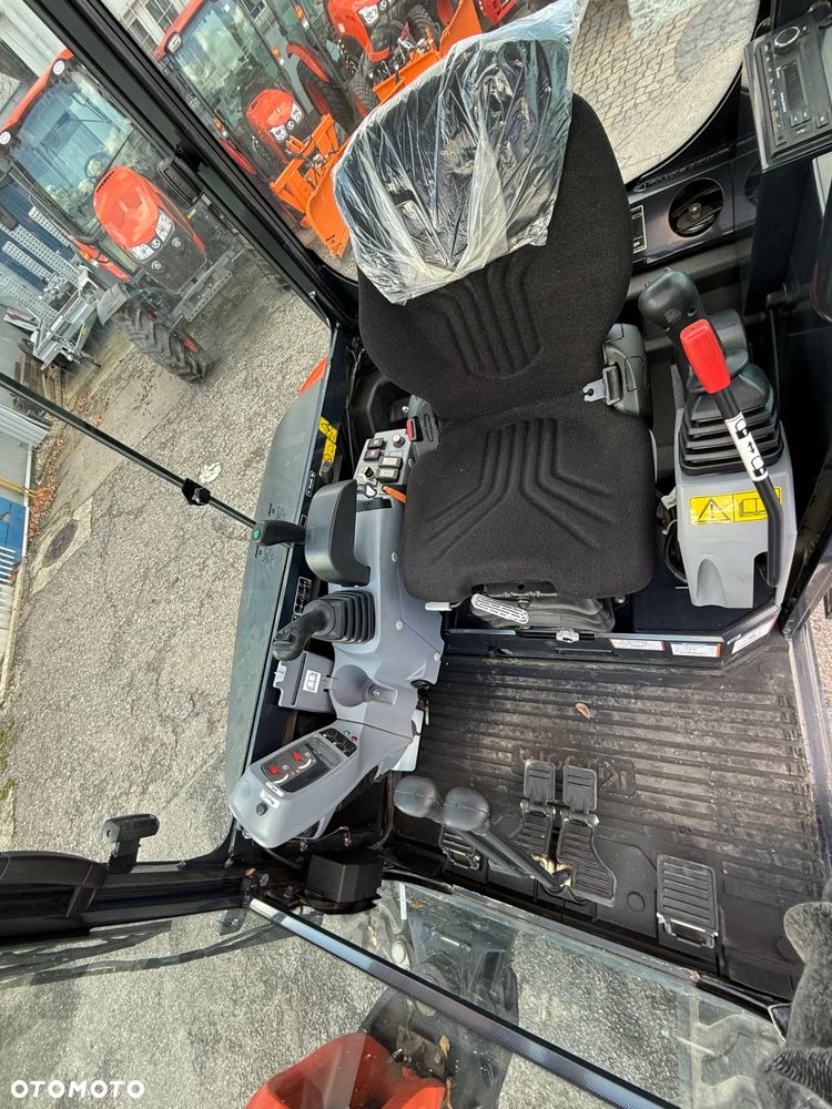 Kubota KX-027 - 8