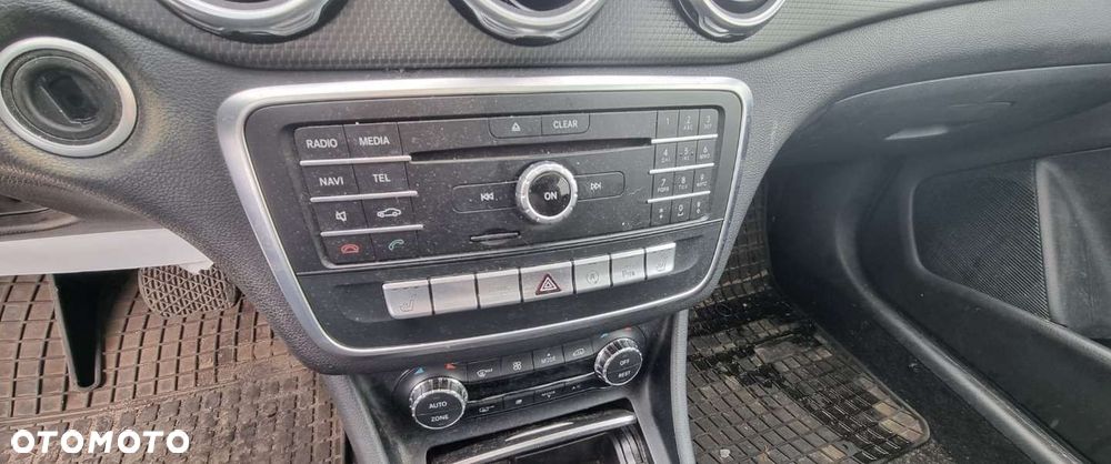 Mercedes-Benz GLA - 14