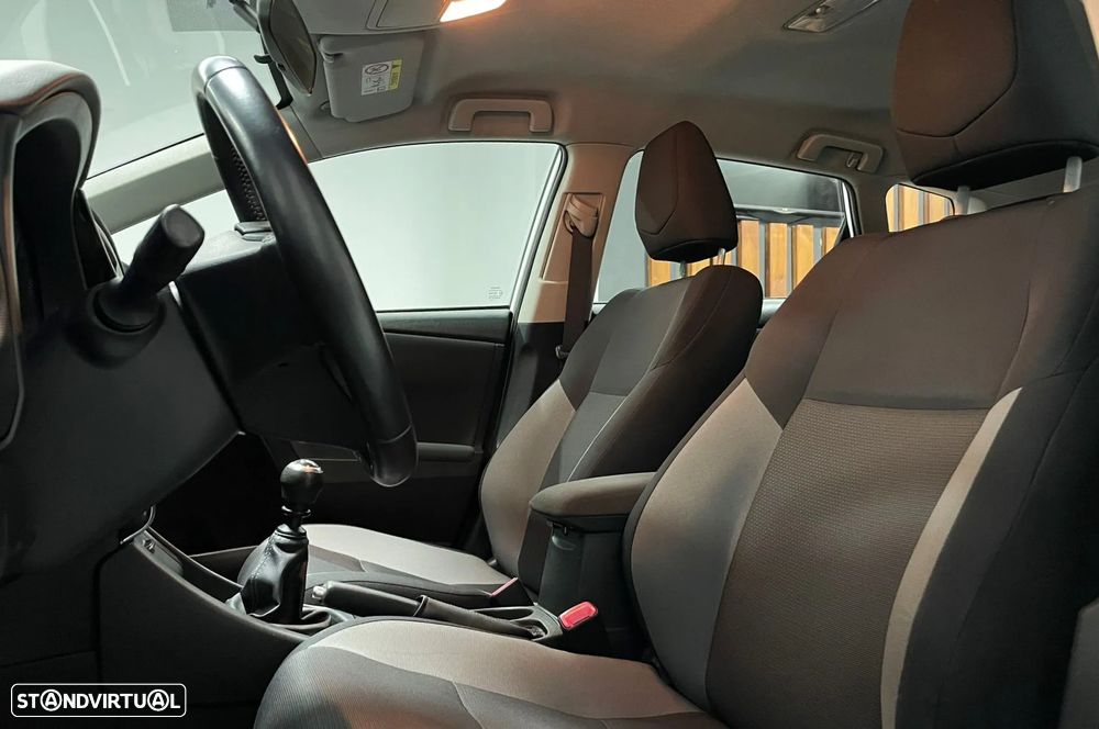 Toyota Auris 1.4 D-4D Exclusive - 27