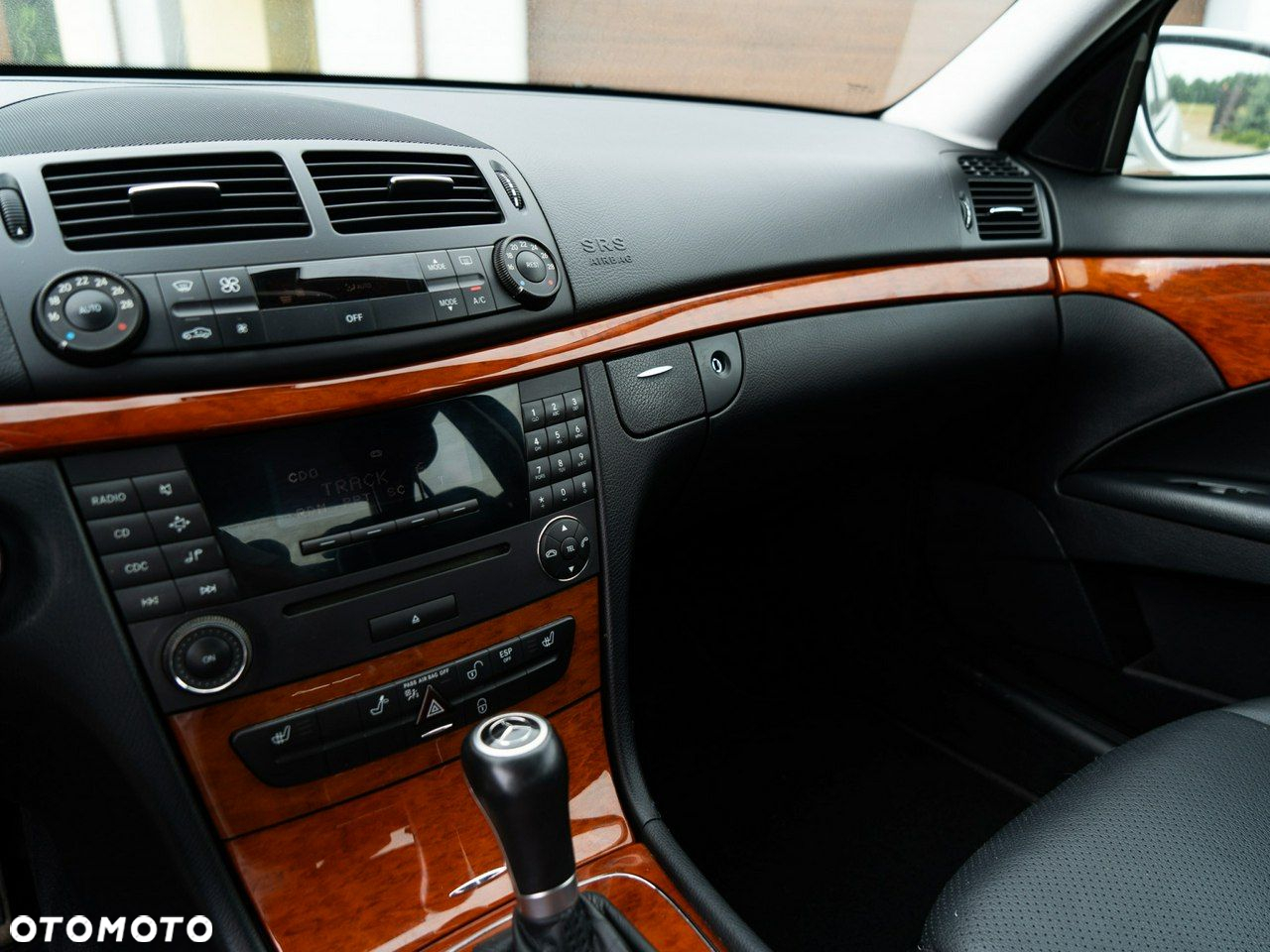 Mercedes-Benz Klasa E - 28