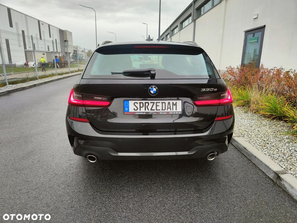 BMW Seria 3 330e Touring M Sport - 5