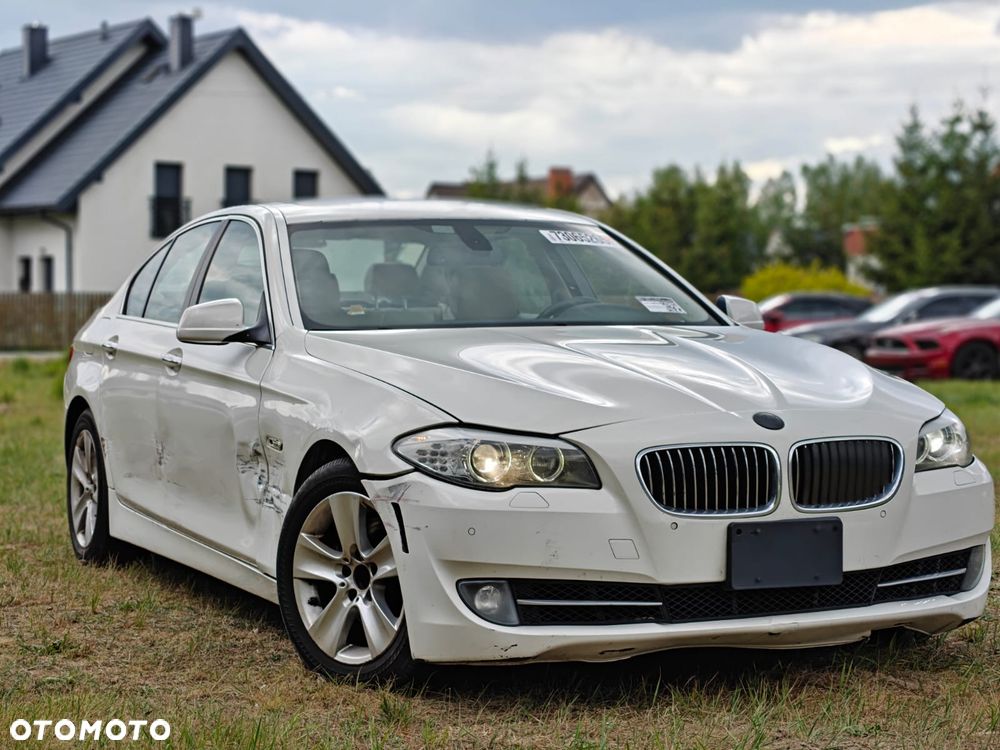 BMW Seria 5 528i Luxury Line - 2